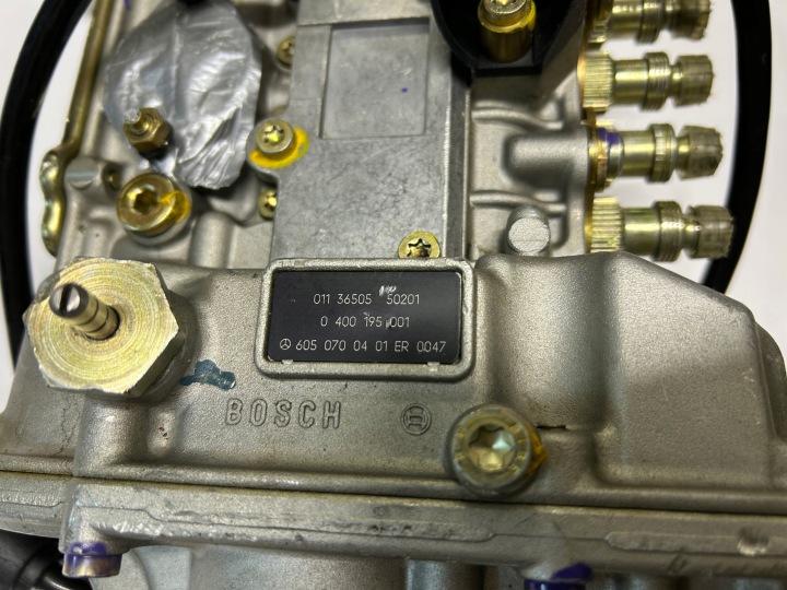 MERCEDES W124 250D OM605 POMPE INJECTION A6050700401 0400195001