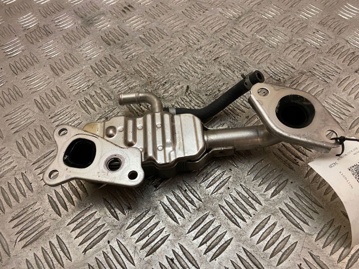 TOYOTA RAV 4 (XA50) 2019 RADIATEUR GAZ D'ÉCHAPPEMENT EGR 2568025030B