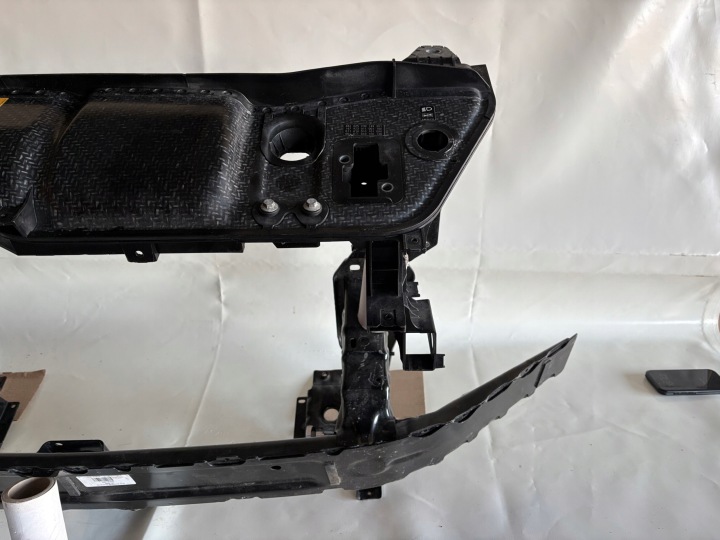 MERCEDES GLS GLE W167 POUTRE RENFORCEMENT AVANT A1676262700 A1676206601