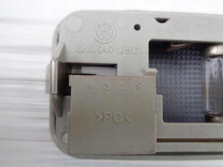 ÉCLAIRAGE CABINES VW POLO III 6N 3D 94-01R 6N0947105D 3-DZWI