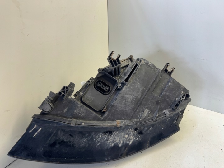 AUDI A4 B8 PHARE DROIT AVANT XÉNON 8K0941004G