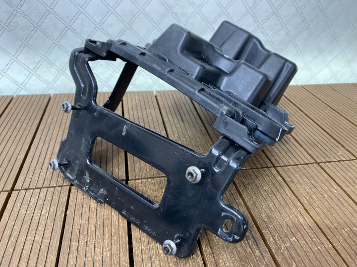 HYUNDAI TUCSON III 15-21 1.6 T-GDI SUPPORT BATTERIE 37150-D7000 OE
