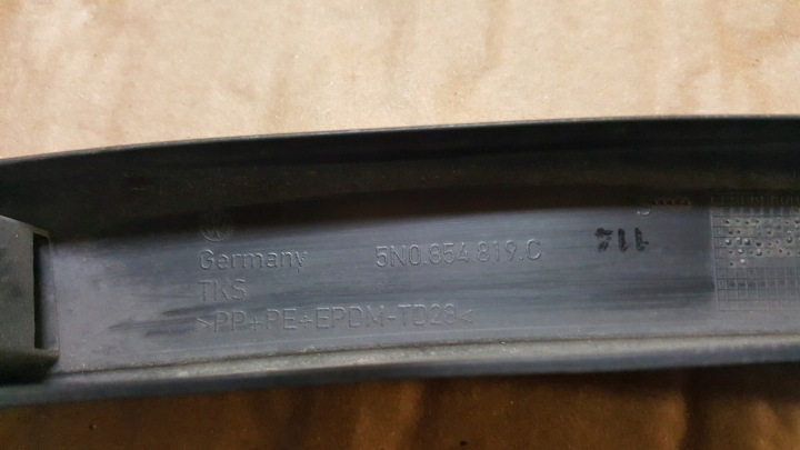 VW TIGUAN I LIFT 5N0 11- REVÊTEMENT MOULURE GARDE-BOUE GAUCHE ARRIÈRE 5N0854819C