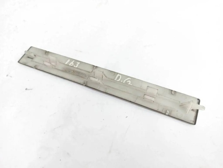 ARRIÈRE DROITE MOULURE DÉCORATIVE SEUIL MERCEDES-BENZ M (W163) A1636861620