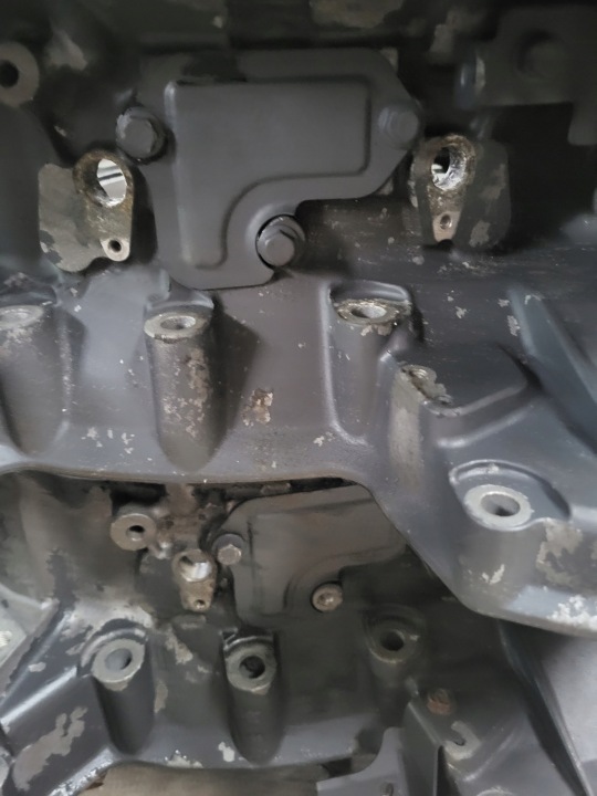 CHÂSSIS COUVERCLE ADHÉRENCE DISTRIBUTION SCANIA R XPI DC13 1940447