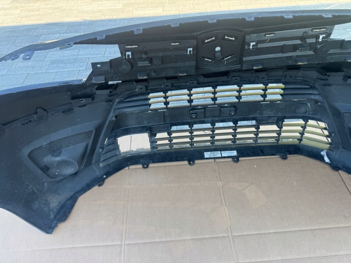 PARE-CHOCS AVANT TOYOTA PROACE II 2016 ORIGINAL EN BON ÉTAT ÉTAT
