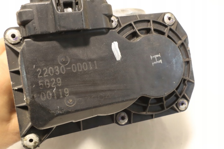PAPILLON DES GAZ TOYOTA AVENSIS II T25 1.8 22030-0D011