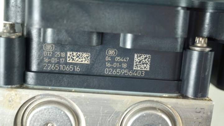 POMPE ABS DACIA DUSTER I 1 476607477R 0265255189 2265106516 0265956403