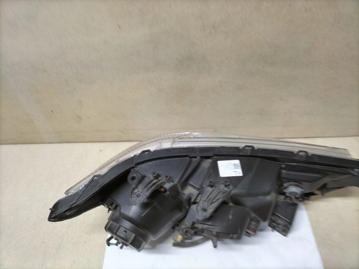 MITSUBISHI ASX PROJECTEUR GAUCHE (SZCZECIN-GORZOW- POZNAŃ 4674