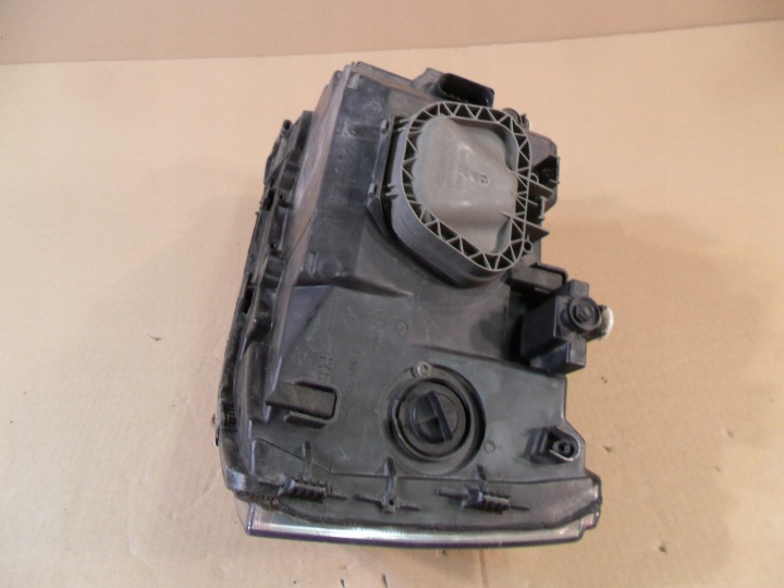 PHARE DROITE AVANT VW T5 05R 7H1941016J