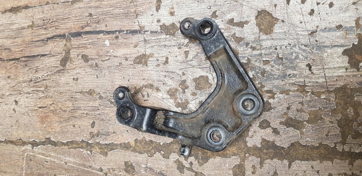 POIGNÉE FIXATION MOTEUR POIGNÉE KAWASAKI VN2000 VULCAN CLASSIQUE