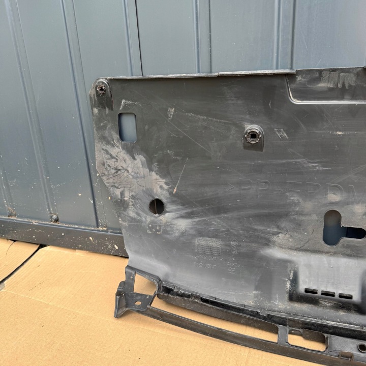 FIXATION POIGNÉE SUPÉRIEURE PIÈCE PANNEAU AVANT RENAULT LAGUNA 3 620780001R