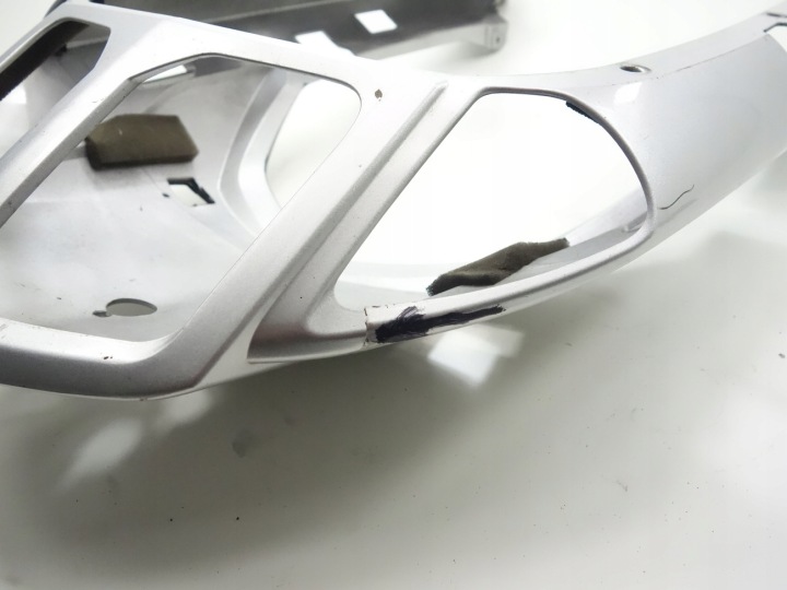 QUEUE ARRIÈRE PLASTIQUE SOUS SIÈGE YAMAHA FJR 1300 01-05 RP08 RP11