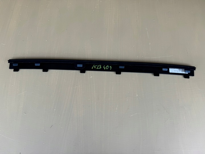 VOLVO OE 31383799 MOULURE PARE-CHOCS