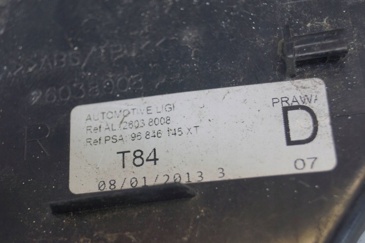 PEUGEOT 3008 CALANDRE PHARES DROIT ARRIÈRE 96846145XT (H167)