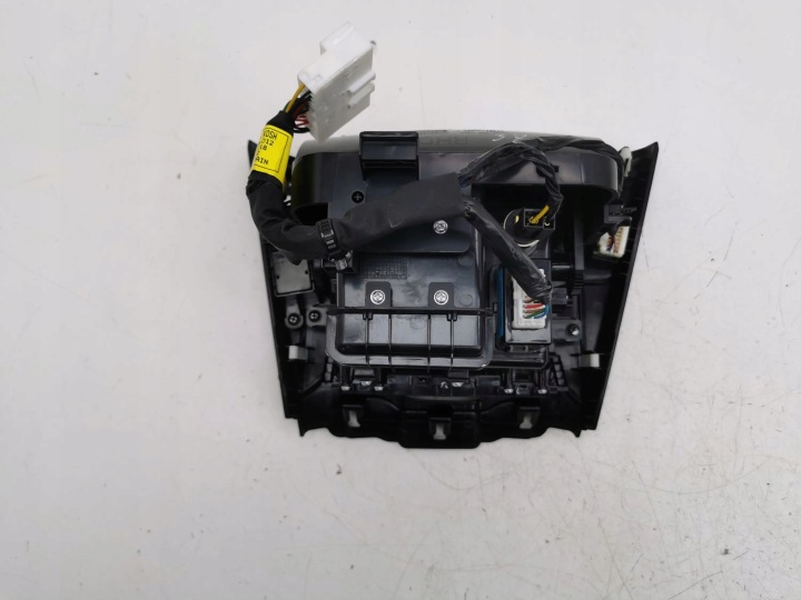 HYUNDAI I40 2012 BOÎTE À GANTS ÉTAGÈRES