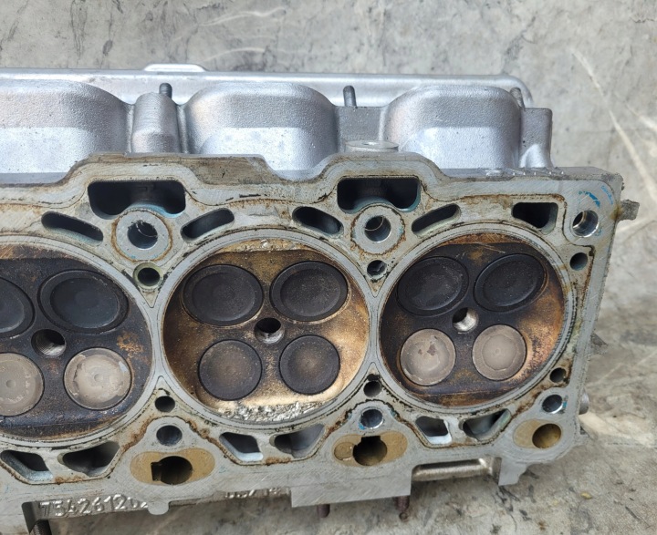 CULASSE MOTEUR BMW N62B48 DROITE 7540320 0177227 7542612