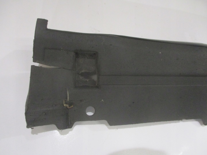 MOULURE REVÊTEMENT SEUIL LATÉRALE GAUCHE NOIRE MAZDA 3 III BM BHS2-B0491