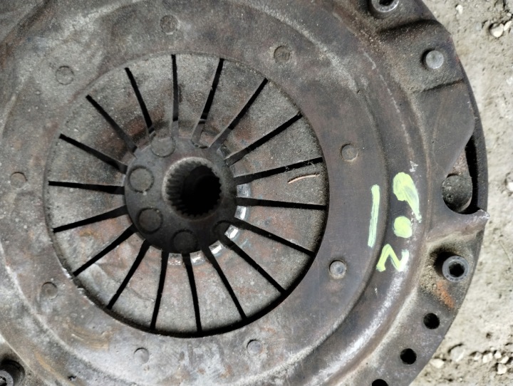 MERCEDES W124 VOLANT BIMASSE EMBRAYAGE 3,0D 2,5 2.5D DIESEL 6020300605