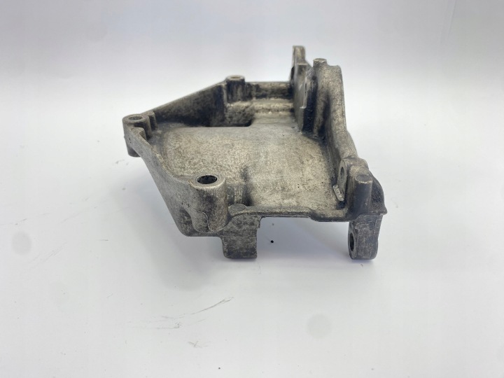 POIGNÉE FIXATION ALTERNATEUR MERCEDES W124 M111 E200 E220 220E 1111550135