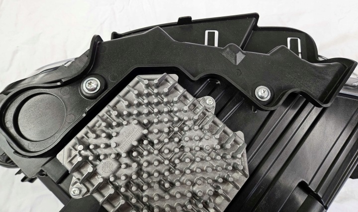DROITE PHARE AVANT MASERATI LEVANTE LIFT TROFEO COMPLET LED 670159536 EUROPE
