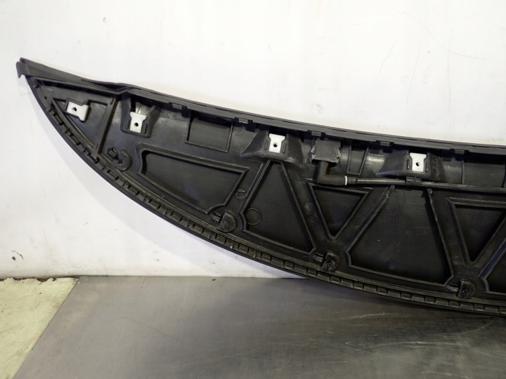 DOUBLURE DE PASSAGE DE ROUE MOULURE SUR CAPOT SEAT LEON II