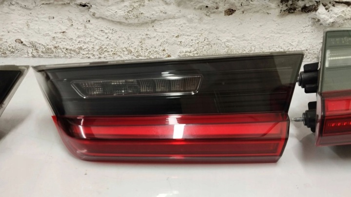 BMW 3 G20 G21 2024 PHARE ARRIÈRE DANS CLAPET H75A3BC6102