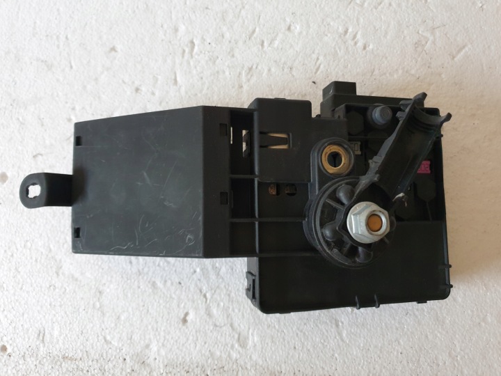 SERRE-CÂBLE FUSIBLE MODULE MERCEDES W211 A2115461141