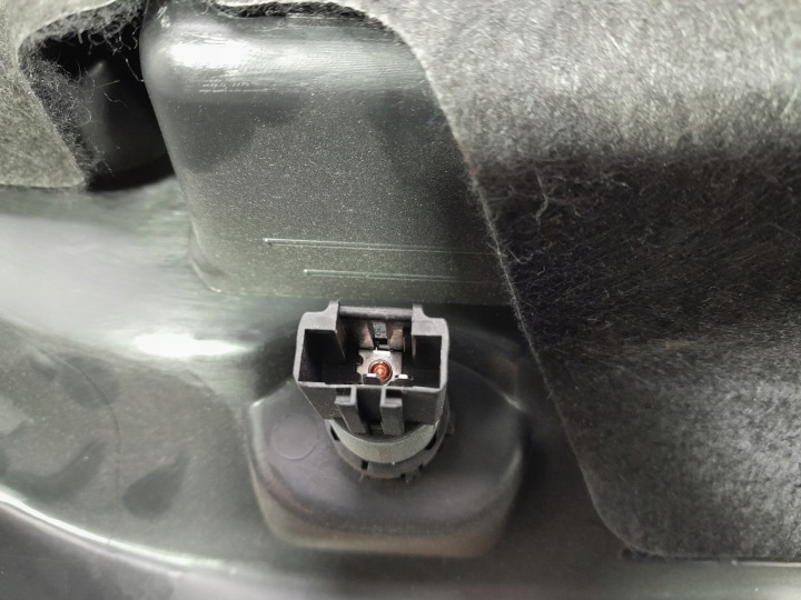 CITROEN C4 II HAYON 5D GARNITURE COLLECTEUR COUVERCLES DE COFFRE GAUCHE 9687477177 96874270ZD