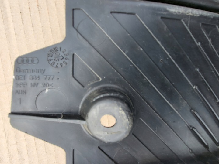 PODNOZEK MARCHEPIED GAUCHE GAUCHE AUDI A4 B6 B7 8E1864777 OE EUROPE