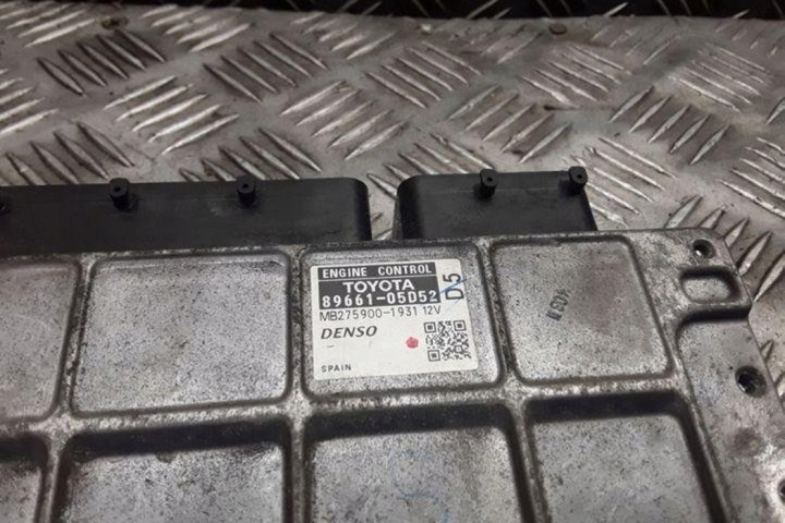 ORDINATEUR MOTEUR ECU TOYOTA AVENSIS ESTATE (_T27_) 8966105D52 2.2L DIESEL