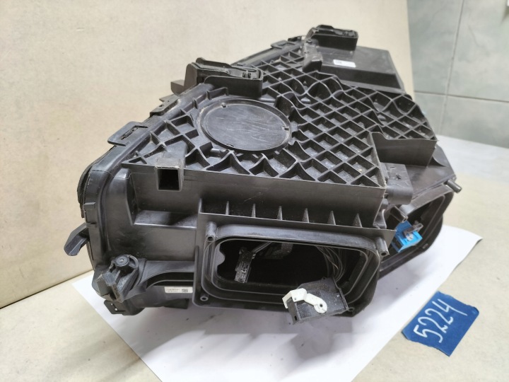 MERCEDES GLC PROJECTEUR GAUCHE A25339065701 (SZCZECIN-GORZOW- POZNAŃ 5224