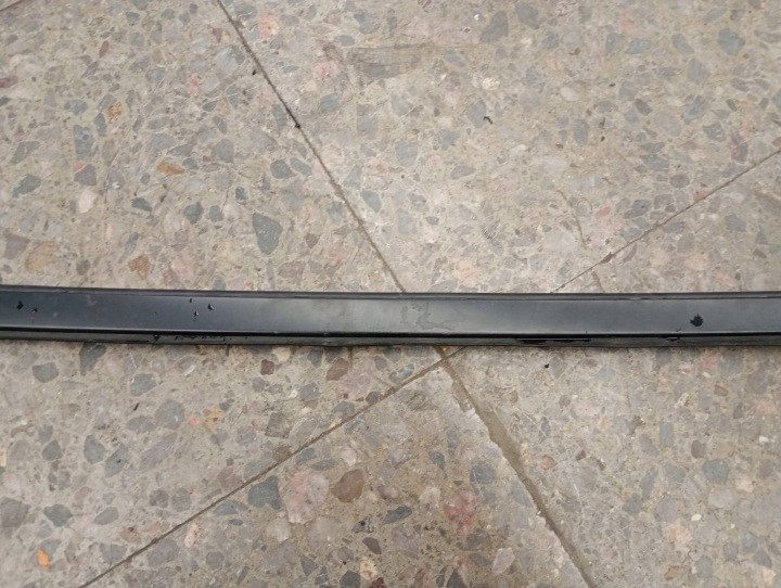 MOULURE PORTES DROIT ARRIÈRE MAZDA XC-5 II