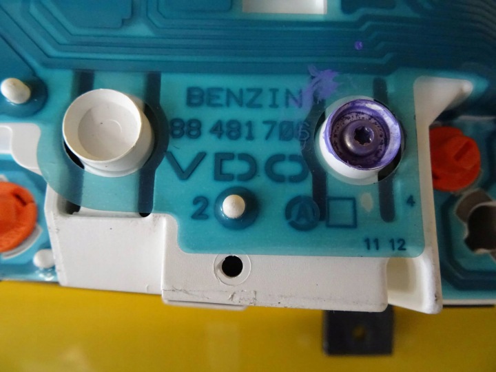 COMPTEUR TABLEAU DE BORD OPEL OMEGA B 90564481PA NR161