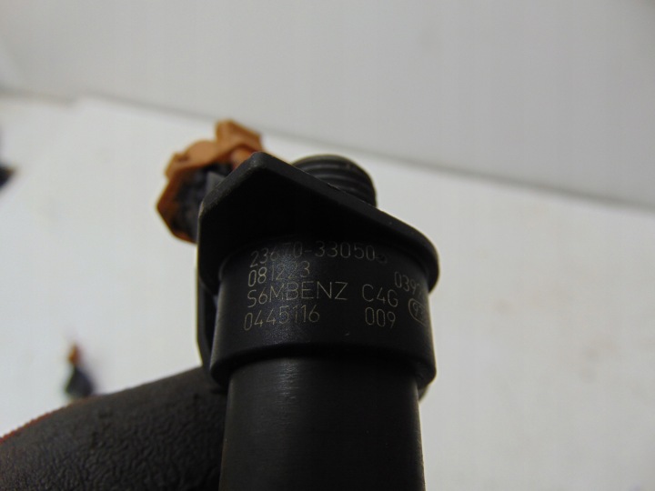 INJECTEUR TOYOTA URBAN CRUISER YARIS COROLLA 1.4 D4D 23670-33050