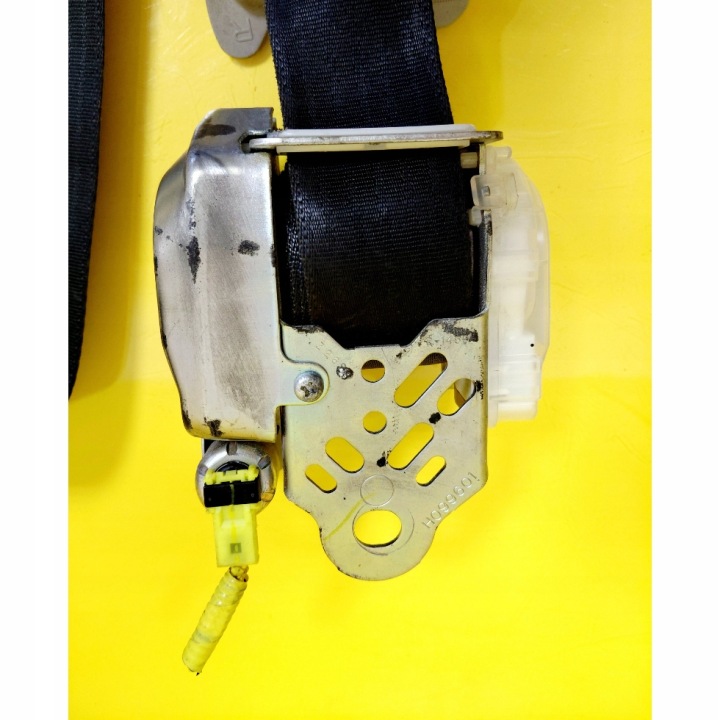 CEINTURE DE SÉCURITÉ DROIT AVANT TOYOTA COROLLA VERSO AR10 5D 7P1150P NR170