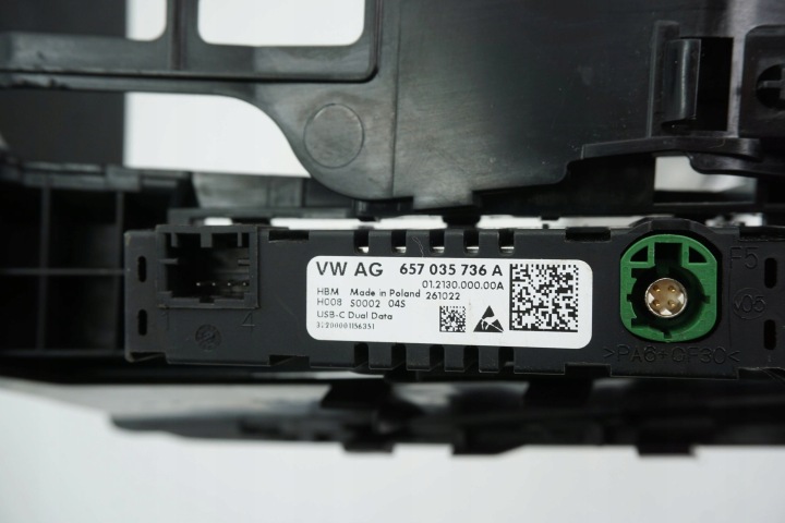PANNEAU CHANGEMENTS VITESSE USB SKODA OCTAVIA MK4 5E4713203 5E4713203BK