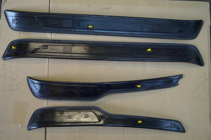 MOULURE SEUIL ENSEMBLE BMW E90 LIFT E91