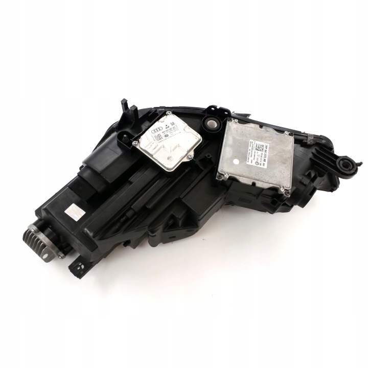 AUDI A4 (8W2, B9) KIT PHARES 8W0941033