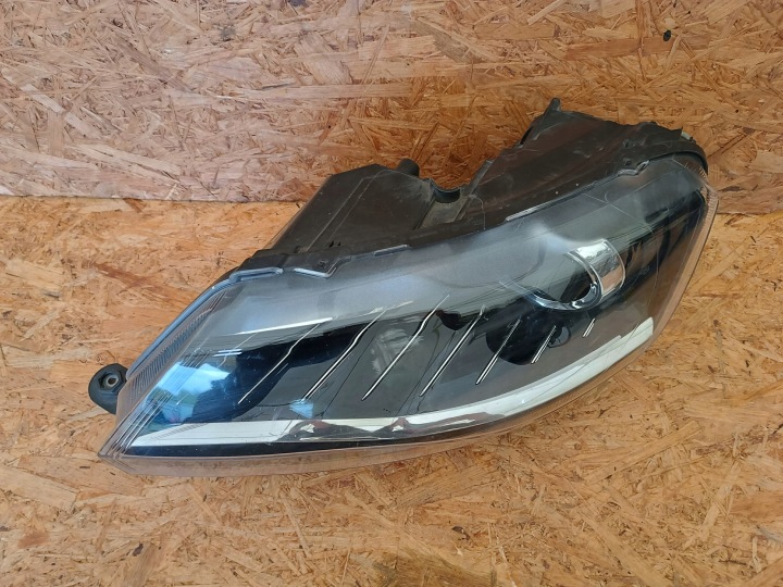 PHARE GAUCHE AVANT EUROPE 5JB941015C SKODA RAPID LIFT XÉNON 2017-