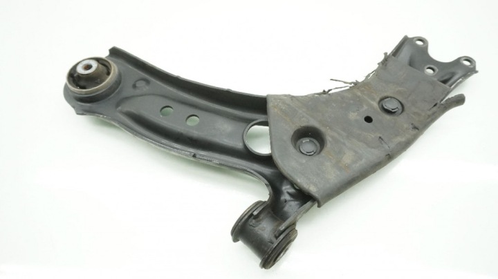 BRAS DE SUSPENSION DROIT AVANT AVANT VW GOLF VIII 5WA407152