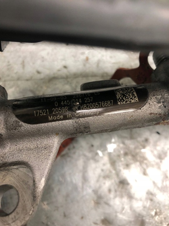 MOULURE INJECTION 1.9 DCI F9Q870 RENAULT SCENIC III 175212059R