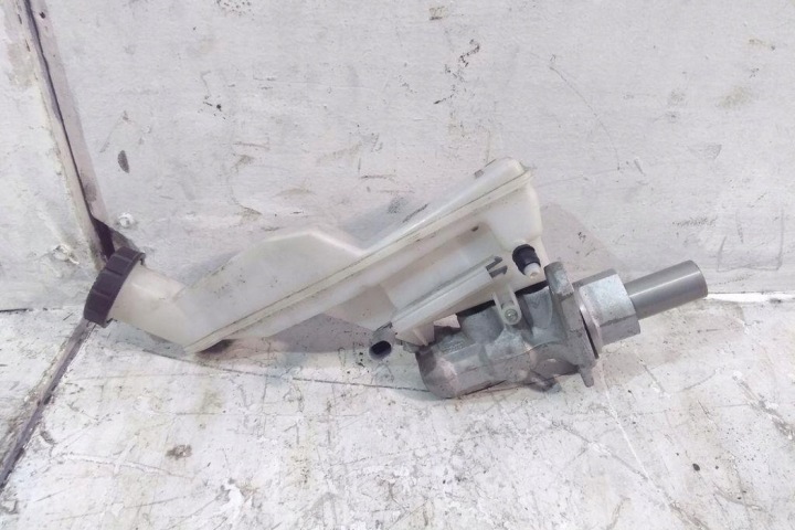 PISTON DE FREIN MERCEDES-BENZ CLA COUPÉ (C117) A2464300302 1.6L