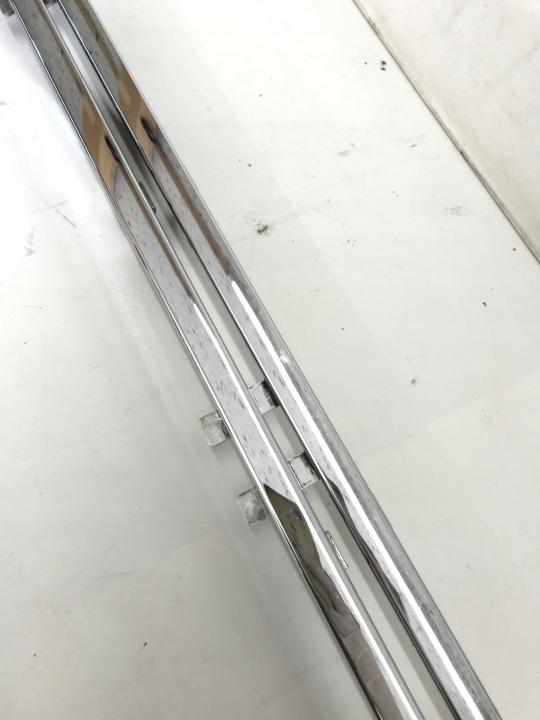TESLA AVEC CHROME BAGUETTES SEUIL GAUCHE 1024575-00-G