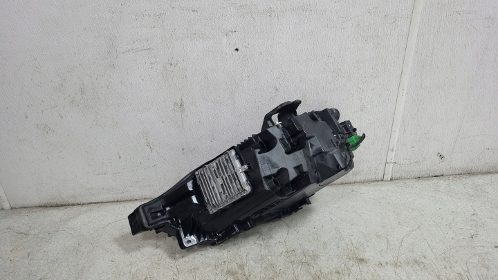 VOLVO XC60 II LIFT 2021- PHARE COMPLET LED DROIT AVANT 32342507 PARFAITE