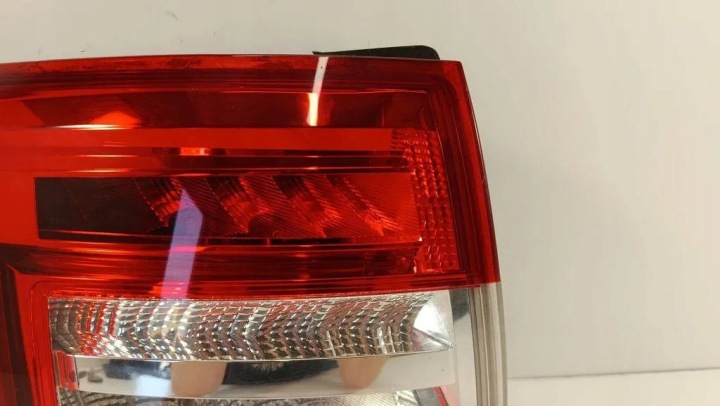 SKODA OCTAVIA III LIFT PHARE GAUCHE ARRIÈRE 5E9945095B