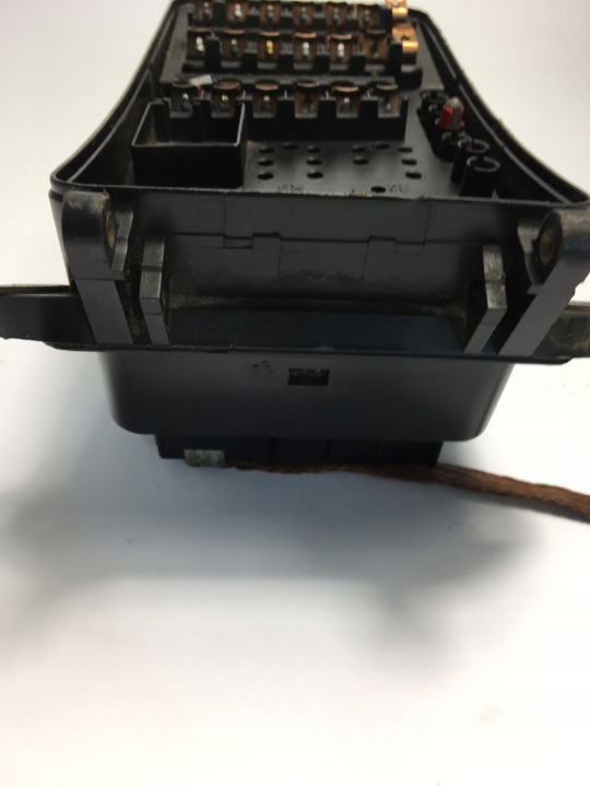 BOÎTE FUSIBLES MERCEDES 190 W201 2015400450 2015450046