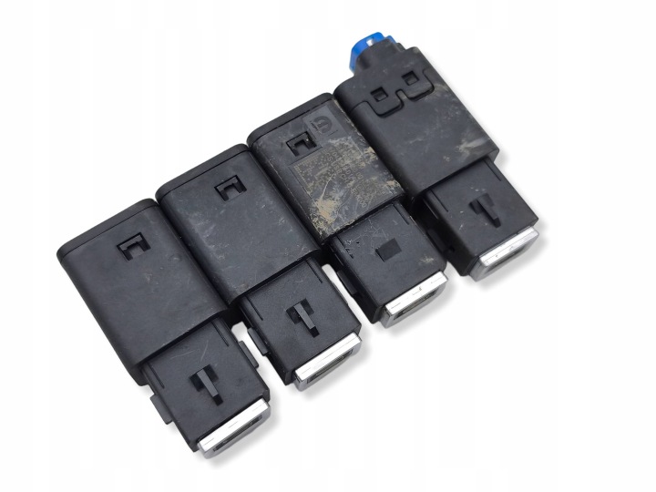 PEUGEOT 3008 III PRISE USB 2025 9831350680