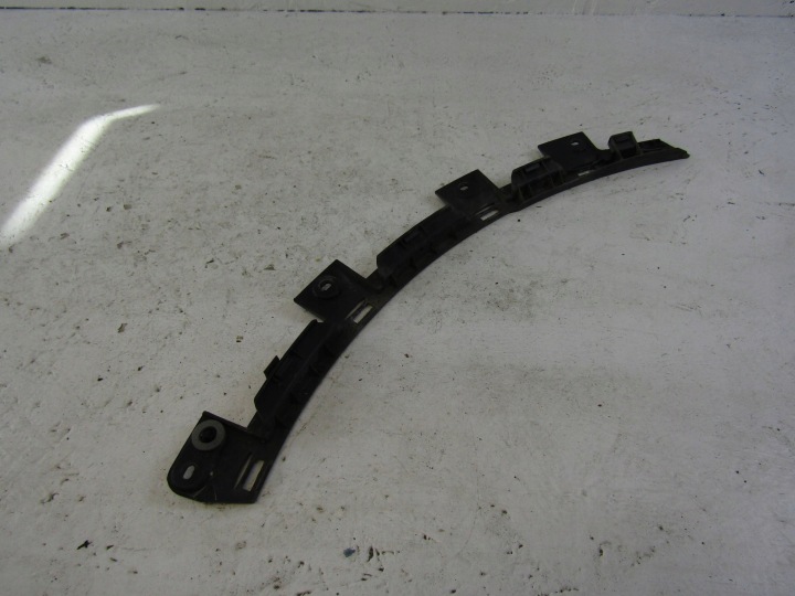 AUDI E-TRON GLISSIÈRE FIXATION PASSAGE DE ROUE GAUCHE ARRIÈRE 4KE853587