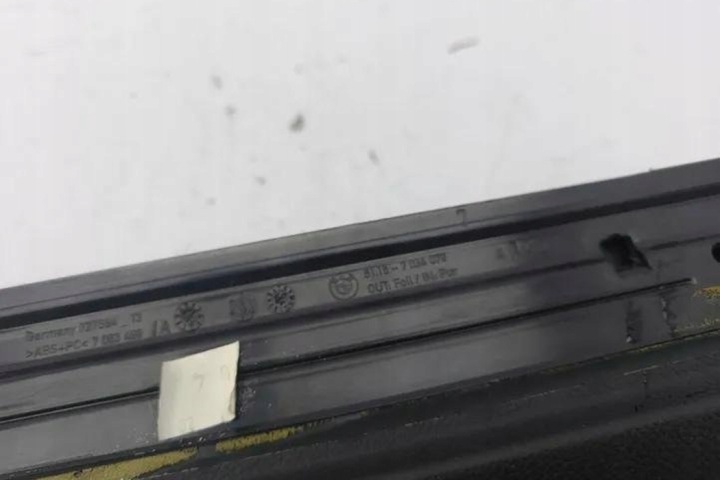 BOÎTE À GANTS BMW 5 TOURING (E61) 7034079 2.5L DIESEL 130KW 2004